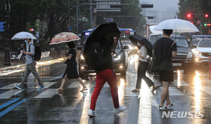 토요일 아침까지 수도권 비…제주엔 종일 내릴듯