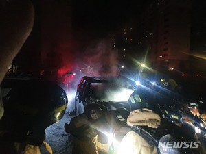 충주 아파트 주차장서 차량 화재…2800만원 피해