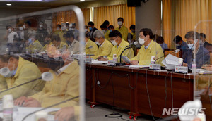 광주 코로나19 확산 우려…&apos;방역단계 격상&apos; 논의