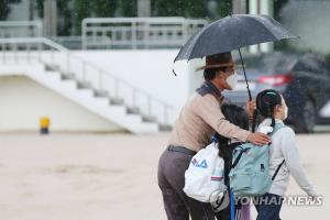 전국 구름 많고 오후 내륙 곳곳 소나기, 수도권 밤부터 비…전국 지역별 현재 날씨