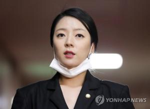 배현진 "장례후 재검받아라"…민주 "무혐의 나온 사안, 모욕적 언행 사죄해야"