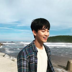 ‘사이코지만 괜찮아’ 김수현, 청량甲 미소…드라마 OST 라인업은?