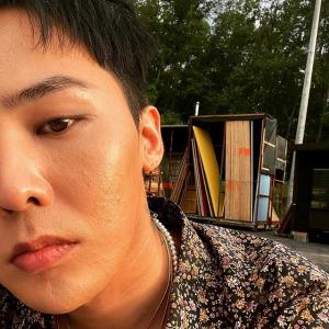 "보고싶었어, 권지용"…지드래곤(GD), 인스타그램 통해 얼굴 담긴 근황 공개