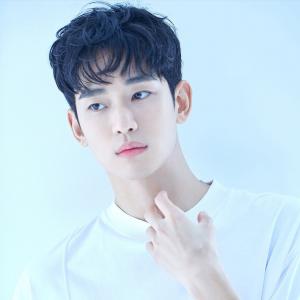 &apos;사이코지만 괜찮아&apos; 김수현, 애끓는 눈물 연기의 비결…가족사-심장병 재조명 