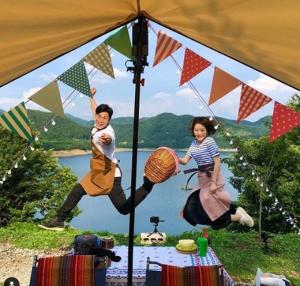 김재우, 아내 조유리와 캠핑장서 즐거운 일상 "지옥끝까지 따라온대놓고…"