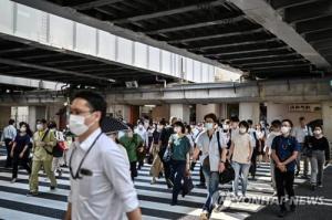 일본 코로나19 확진자 사흘 만에 또 1천명 넘어