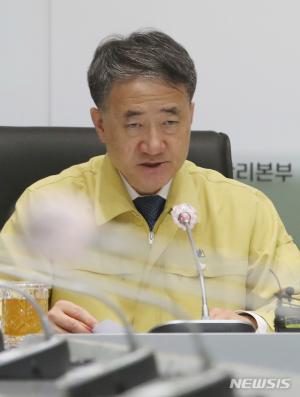 의사 집단 진료거부에 복지부, 수도권 전공의·전임의에 업무개시명령 발동…불이행시 형사법과 행정처분