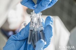 중국 CDC전문가 "이르면 11월 일반인 코로나19 백신 접종 가능"