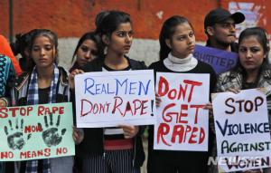 인도 19세 불가촉천민 여성, 상류층남성 4명의 집단성폭행에 숨져…성폭행 후 거리로 끌고 다녀