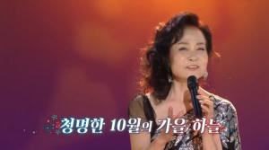 ‘가요무대’ 가수 김상희·이미배·박건, ‘코스모스+가을=사랑’ 나이 잊은 열창!