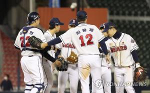 “이럴거면 구단 매각해라”…KBO 연회비 미납 논란 두산 베어스, 재정난에 FA 핵심 선수들 어쩌나