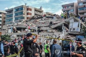 터키·그리스 사이 에게해 7.0 강진에 지진해일까지 발생…사망자 최소 27명