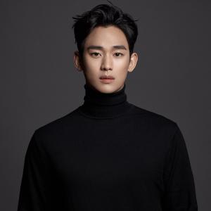 배우 김수현, 넷플릭스 시리즈 &apos;핑거&apos; 검토 중…&apos;리얼&apos; 이어 파격 행보 갈까