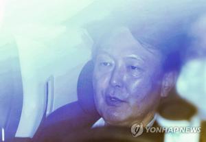 민주당, 윤석열 자진사퇴 압박…차기대권1위·와이프의혹·월성원전수사 등 이슈의 용광로