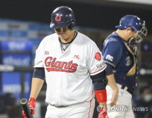 [리부트] &apos;판공비 논란&apos; 이대호, 기자회견서 해명…"판공비 스스로 인상 아냐"