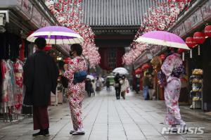 일본, 코로나19 2차 확산 기간 극단적 선택 여성 37%, 아동 49% 증가