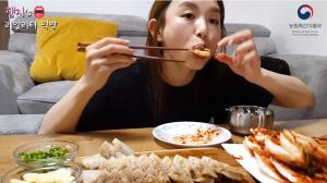 “천만 구독자 기원”…유튜버 햄지, 중국 활동 계약 해지→김치·수육 먹방 공개