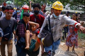 미얀마 최악 유혈사태 "최소 38명 사망", 양곤 계엄령…누적 사망자 100명 넘어