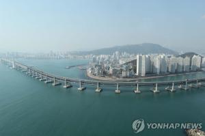 50ｍ 높이 광안대교서 바다로 뛰어내린 택시승객 해경에 구조