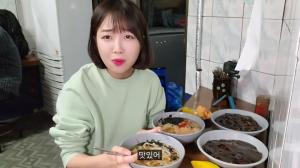 “양이 생각보다”…먹방 유튜버 쯔양, 기계식 우동·짜장면 먹방 공개