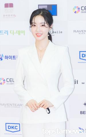 [HD포토] 2020 미스코리아 진 김성경, ‘의상만큼이나 빛나는 백옥피부’ (제 9회 대한민국 예술문화인대상)