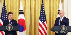 [한미정상회담] 바이든 "비핵화 약속 선행돼야 김정은 북한 국무위원장 만나겠다"