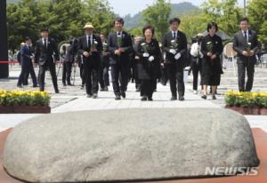 노무현 12주기, 이낙연·정세균·김두관·추미애·양승조·이광재 봉하 집결