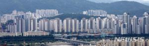 한국은행, 서울 집값 지나친 거품 경고…금리 인상되면 크게 하락 가능