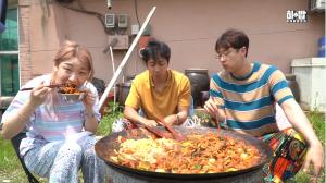 히밥, 허웅-허훈과 먹방 대결…"사람이 3명이니 고기는 30인분"