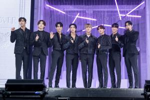 [현장] "계속 발전하고 영광 누릴 것"...SF9, 1년 만 컴백→&apos;킹덤&apos;서 찾은 색깔 담은 &apos;TURN OVER&apos; (종합)