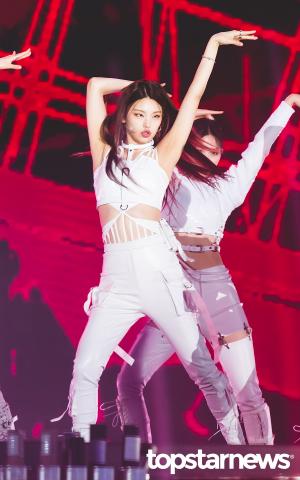 [HD포토] 있지(ITZY) 예지, ‘쭉쭉 뻗은 긴 팔’ (2021 드림콘서트 레드카펫)