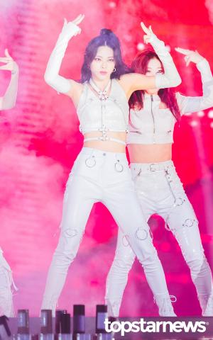 [HD포토] 있지(ITZY) 유나, ‘폭죽에도 흔들림 없는 카리스마’ (2021 드림콘서트)