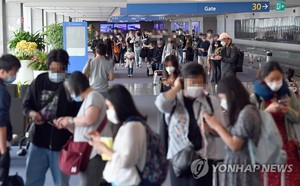 코로나19 신규확진자 1천275명, &apos;최다 발생&apos;…4차 대유행 본격화