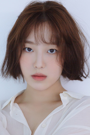 김보윤, 청량 매력 발산하는 새 프로필 사진 공개…한계 초과 과즙美 팡팡