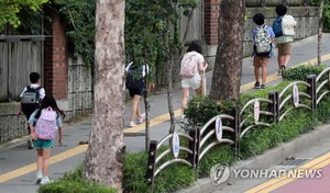 경기-인천 학교 내일부터 전면 원격수업, 서울은 14일부터…학원은 밤 10시까지