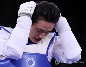 &apos;은퇴&apos; 이대훈, 태권도 동메달 결정전 중계 無→지상파 3사 일제히 축구만