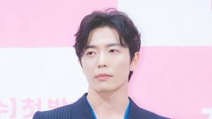 김재욱 측, "드라마 &apos;크레이지 러브&apos; 출연 긍정 검토 중"