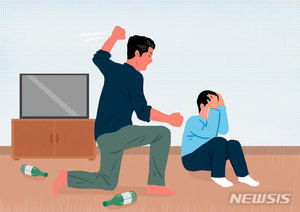 의붓딸 11살부터 7년간 성폭행한 &apos;짐승&apos; 계부, 2심도 17년