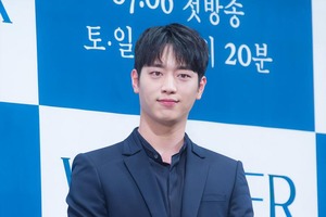 &apos;서강준 소속사&apos; 맨오브크리에이션 측, "악플러 고소 진행 중…강력한 법적 조치" (공식입장)