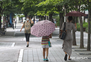 [다음주 날씨] 더위 식히는 비 소식, 열대야 없을듯…주말에도 비