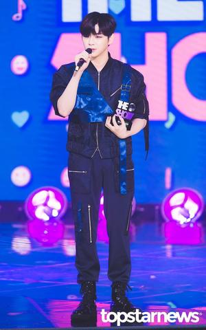 강다니엘, &apos;보기만 해도 감탄나오는 몸매의 아이돌&apos; 1위