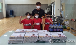 "사연에 감동했다"…SSG 랜더스·김상수, 인천 천사 피자 가게에 50판 주문