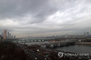 [오늘 날씨] 전국 구름 많고 흐림…곳곳 소나기