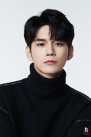 옹성우, 팬들의 선행릴레이 동참