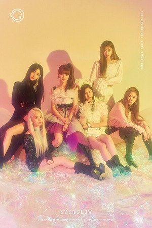 에버글로우, 데뷔곡 &apos;봉봉쇼콜라&apos; M/V 1억 뷰 돌파… 합산 네 번째 1억 뷰 뮤직비디오 달성