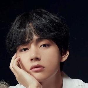 "한국어도 뷔도 아름답다" 방탄소년단 뷔, &apos;완벽하다∙아름답다&apos;…하이브에듀 한국어 교재 화제