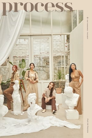 마마무, 베스트 앨범 &apos;I SAY MAMAMOO : THE BEST&apos; 콘셉트 포토 공개… &apos;차분+우아&apos; 깊어진 무드