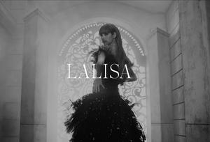 블랙핑크 리사, 타이틀곡 &apos;LALISA&apos; 뮤비 티저 최초 공개… 화려한 스타일링 &apos;관심 집중&apos;