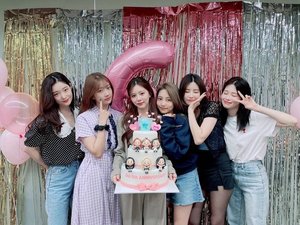 다이아(DIA), 데뷔 6주년 자축…"함께해 준 에이드 고마워"