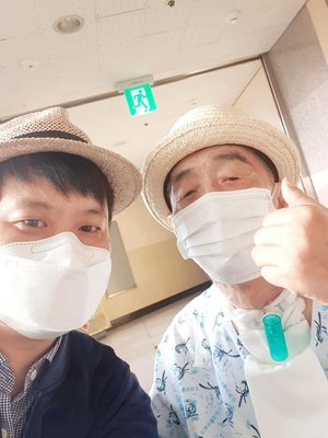 "올해 안엔 집 돌아가려"…이외수, 뇌출혈 투병 근황 공개됐다